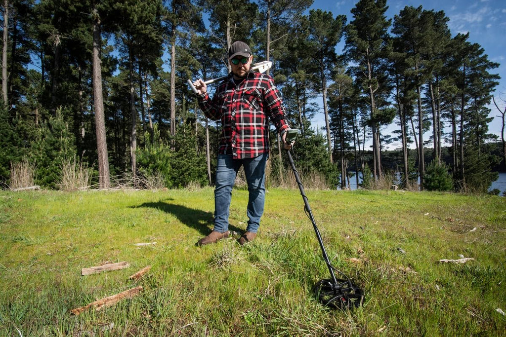 MINELAB X-Terra Pro Metal Detector